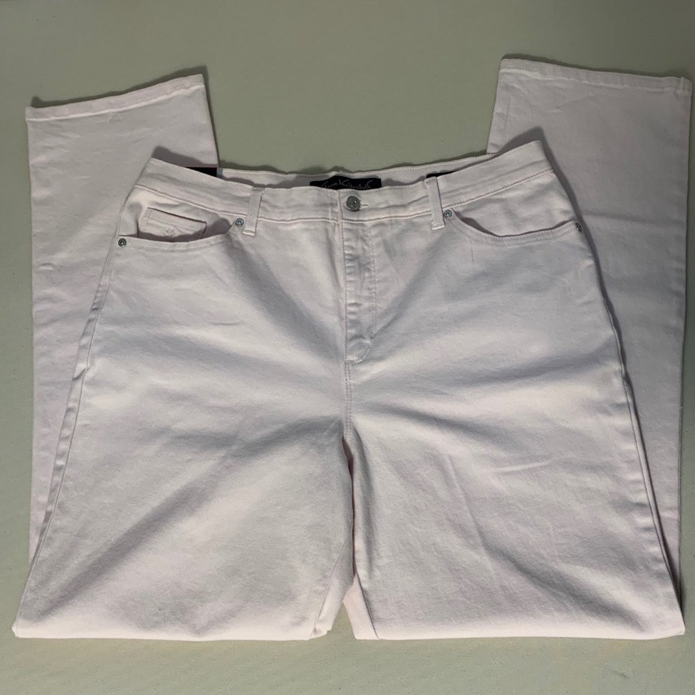 Gloria Vanderbilt Classic High Rise Tapered Leg - Picture 6 of 16
